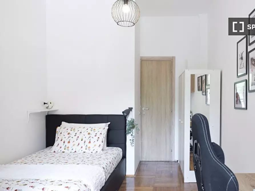 Immagine 11 di Camera condivisa in affitto  in Via Emilio Faà di Bruno a Milano