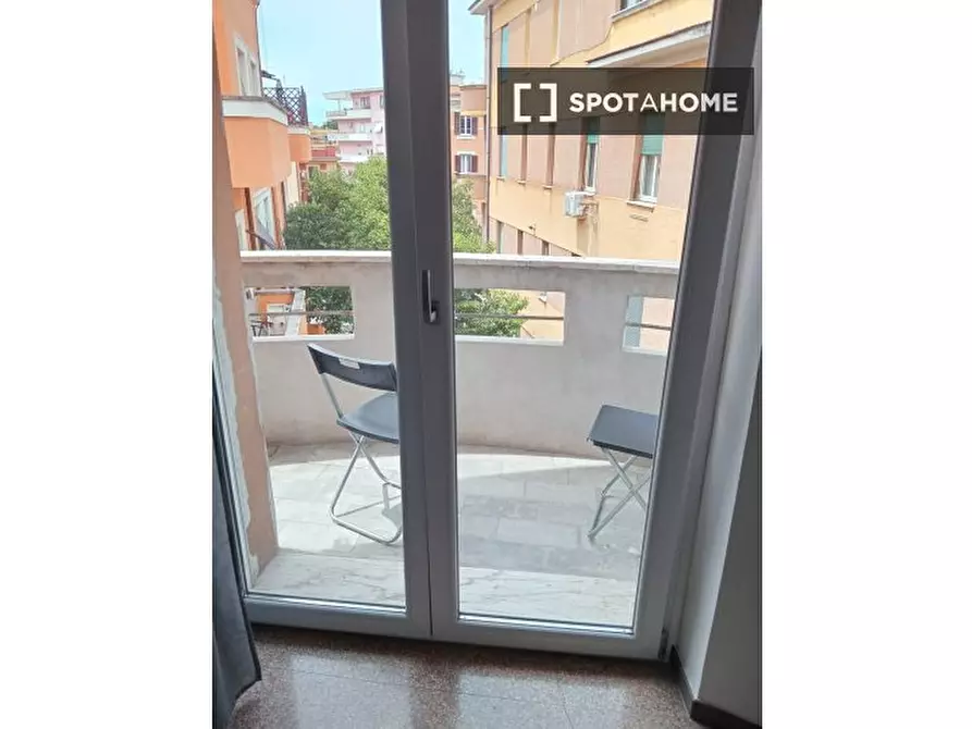 Immagine 14 di Camera condivisa in affitto  in Via di S. Castulo a Roma