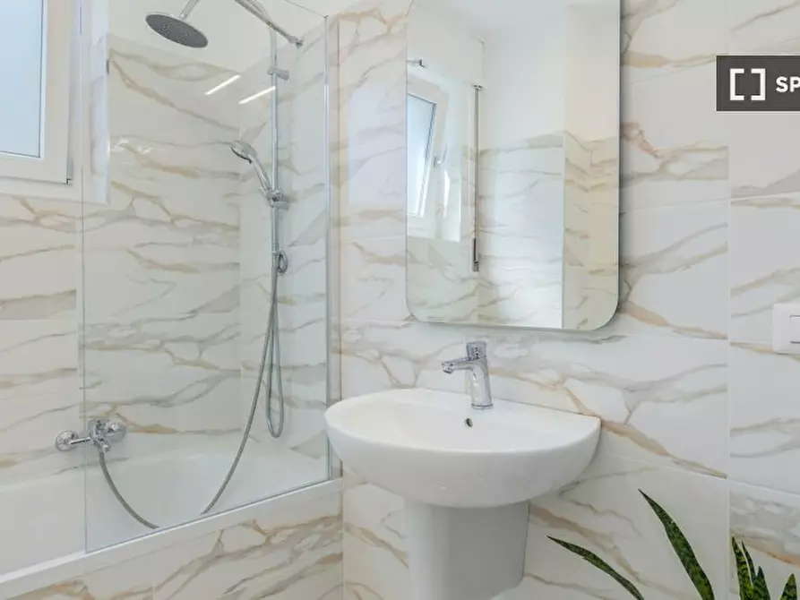 Immagine 18 di Camera condivisa in affitto  in Famagosta a Milano