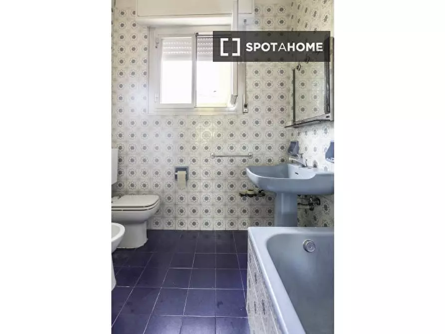 Immagine 15 di Camera condivisa in affitto  in Via Donato Creti a Bologna