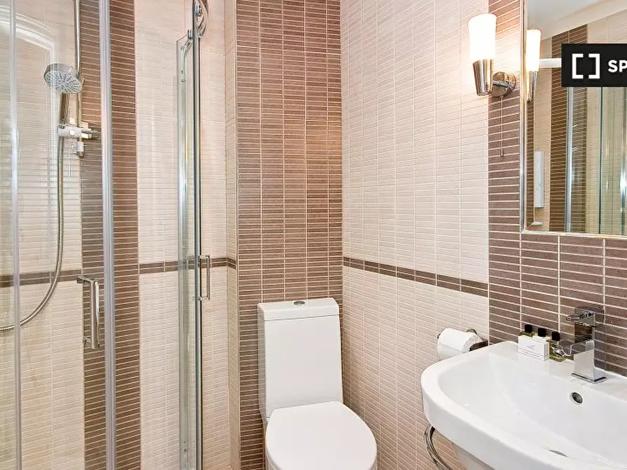 Immagine 6 di Appartamento in affitto  in Flat 7 Greek St a 