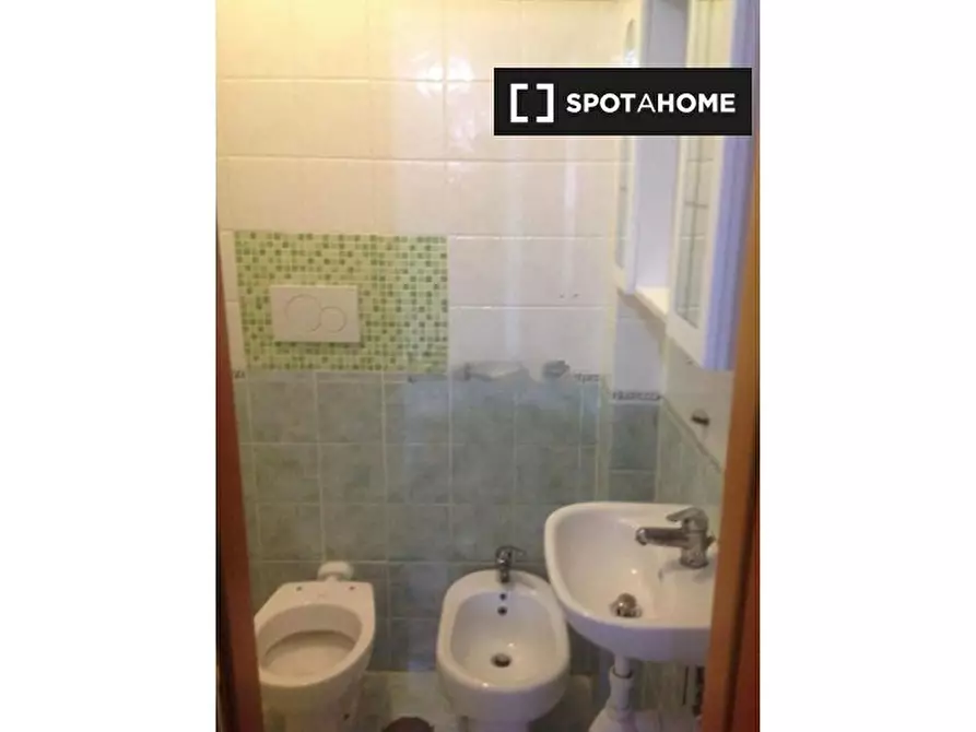 Immagine 13 di Camera condivisa in affitto  in Via Pier Andrea Fontebasso a Roma