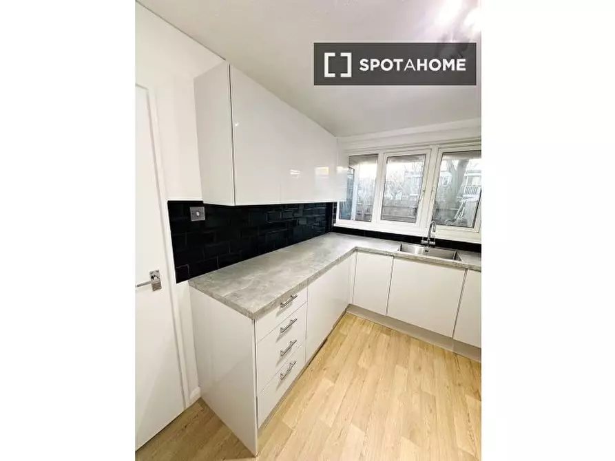 Immagine 4 di Camera condivisa in affitto  in Waynflete Square a Kensington
