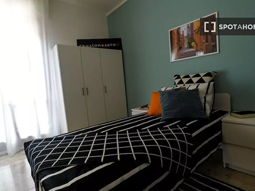 Immagine 2 di Camera condivisa in affitto  in Bligny a Brescia