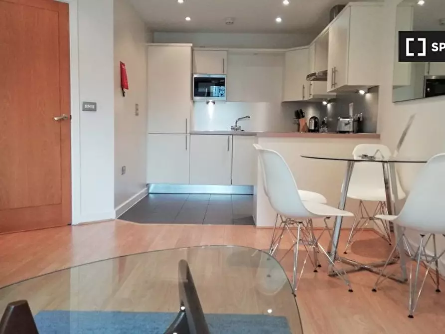 Immagine 3 di Appartamento in affitto  in Dickinson Court a Islington