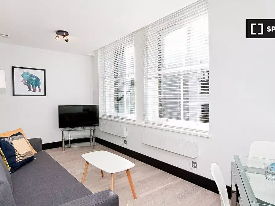 Immagine 2 di Appartamento in affitto  in Flat Heinze Building a Islington