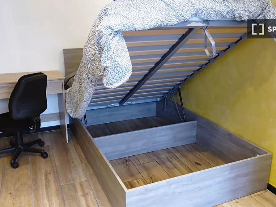 Immagine 11 di Camera condivisa in affitto  in Via Sesia a Torino