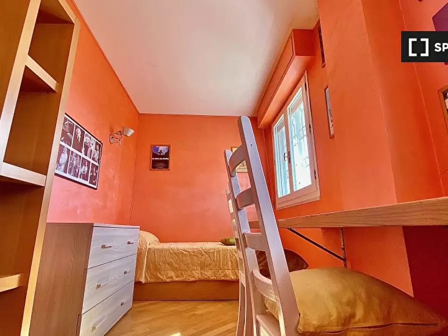 Immagine 8 di Camera condivisa in affitto  in Via Giuseppe Dessì a Roma