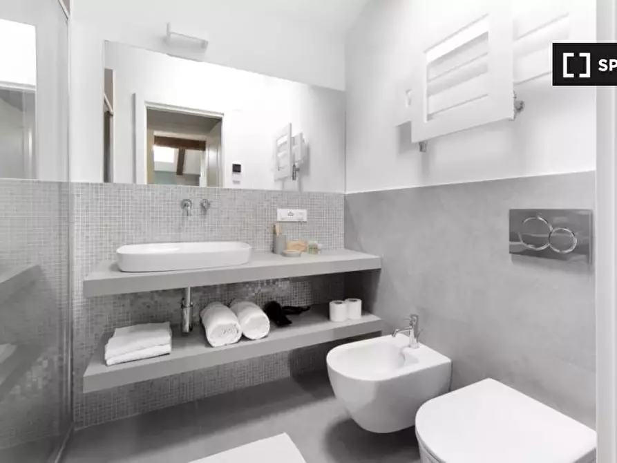 Immagine 7 di Appartamento in affitto  in Via dell'Indipendenza a Bologna