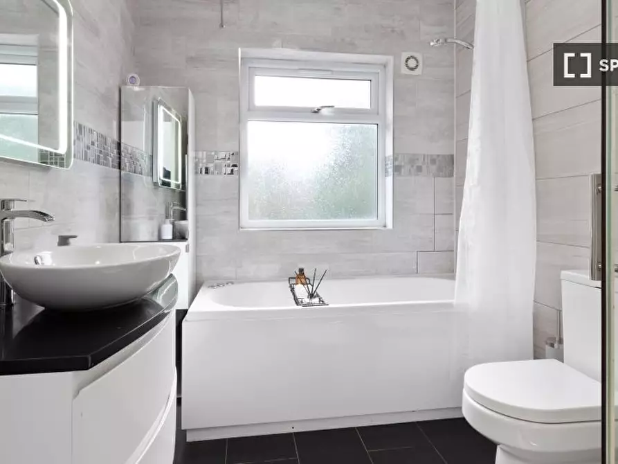 Immagine 19 di Appartamento in affitto  in Windermere Rd a Croydon