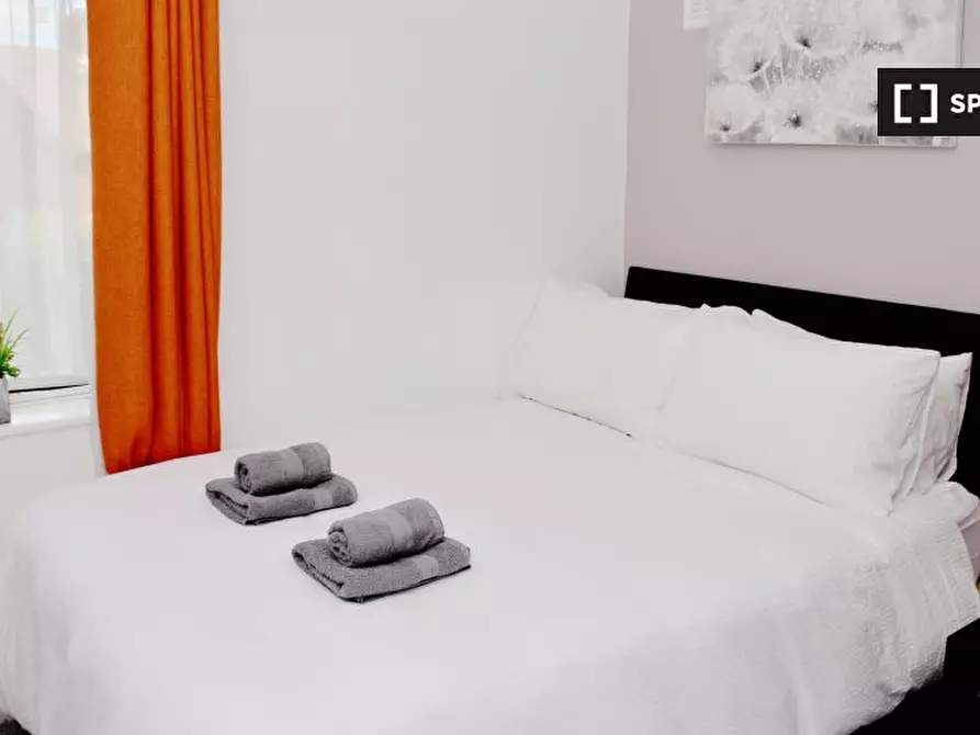 Immagine 12 di Appartamento in affitto  in Frobisher Gdns a 