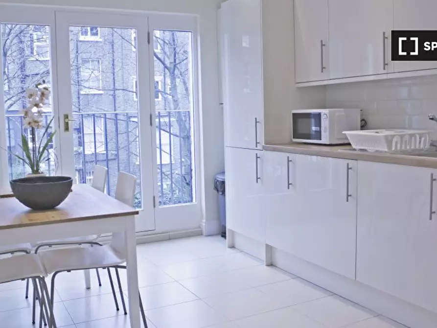 Immagine 8 di Appartamento in affitto  in Ladbroke Grove a Kensington