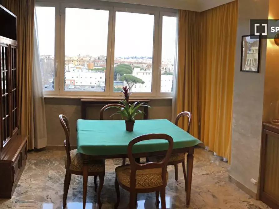 Immagine 4 di Camera condivisa in affitto  in Via Cipro a Roma