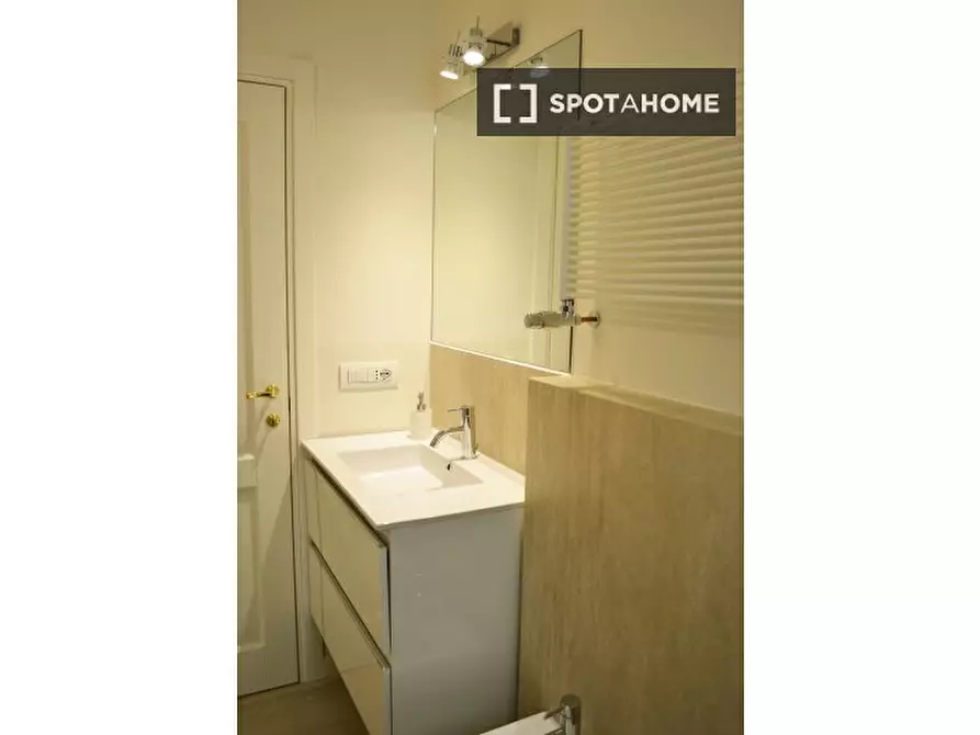 Immagine 11 di Appartamento in affitto  in Via Alfonso la Marmora a Firenze