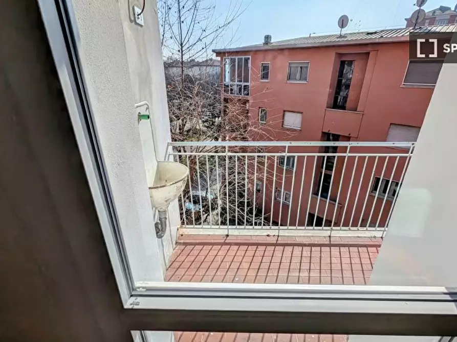 Immagine 3 di Camera condivisa in affitto  in Viale Omero a Milano