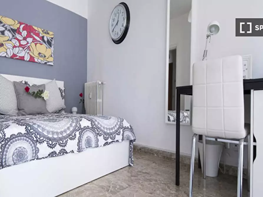 Immagine 2 di Camera condivisa in affitto  in Viale San Gimignano a Milano