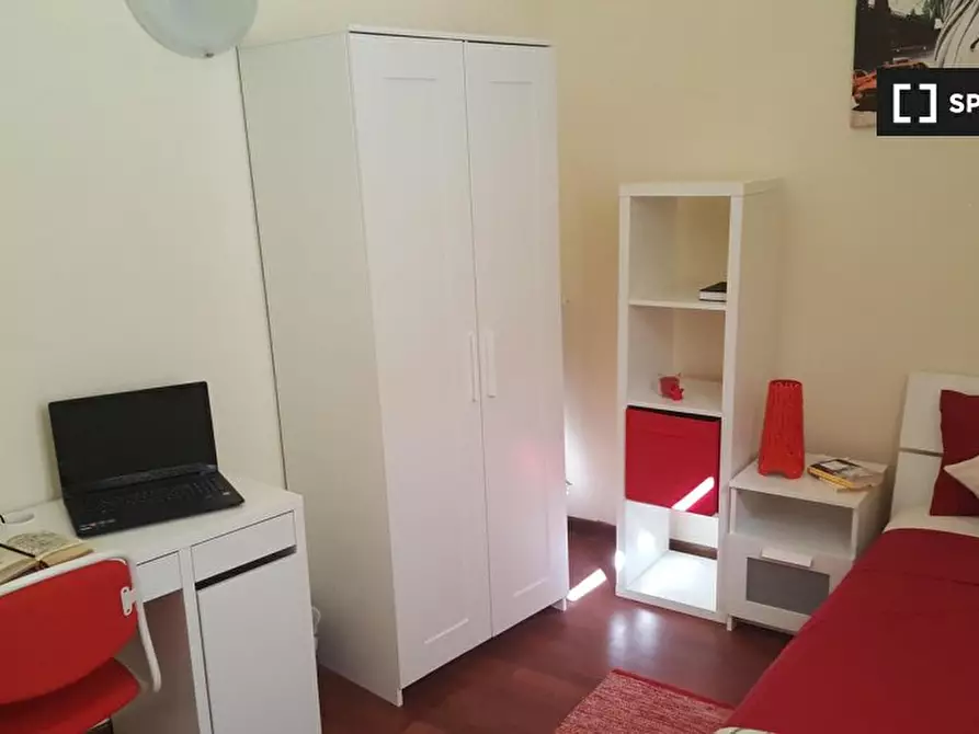 Immagine 2 di Camera condivisa in affitto  in Via dell' Oriuolo a Firenze