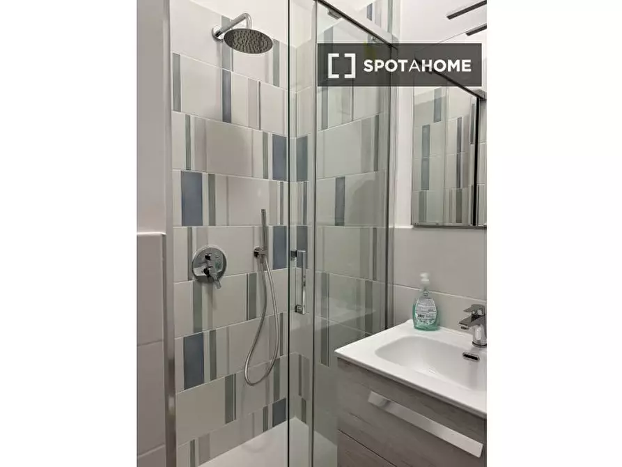 Immagine 3 di Camera condivisa in affitto  in Via Cerreto di Spoleto a Roma