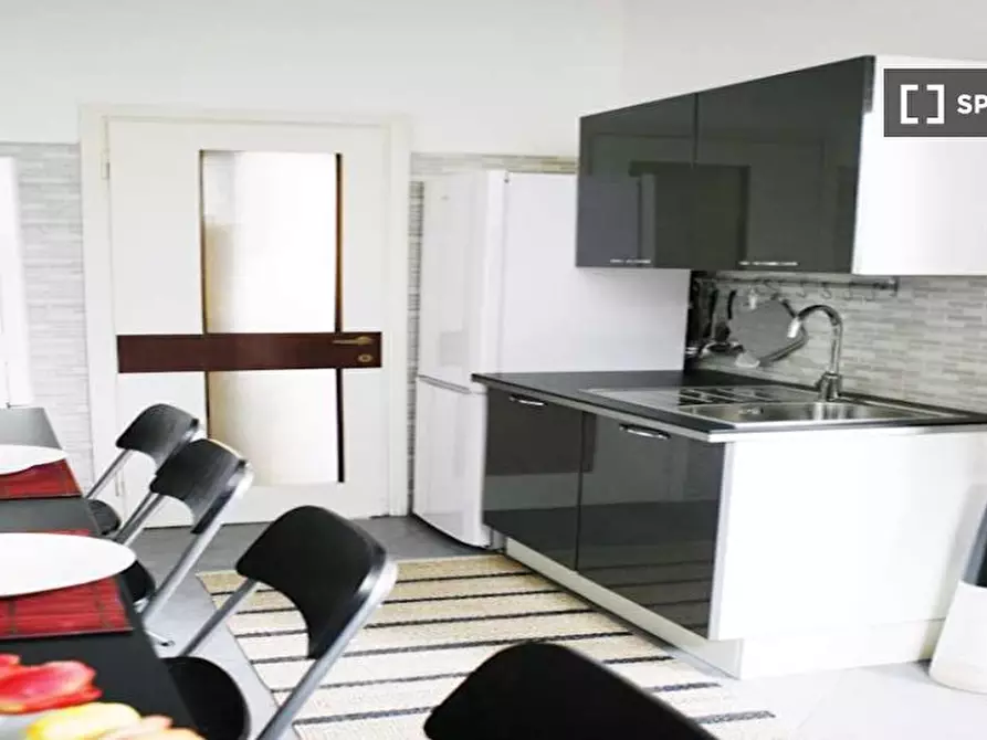 Immagine 6 di Camera condivisa in affitto  in Viale Abruzzi a Milano