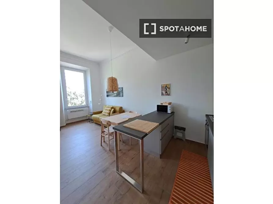 Immagine 11 di Ufficio in affitto  in Via Ippolito Nievo a Roma