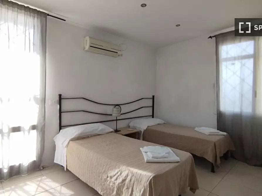 Immagine 5 di Appartamento in affitto  in Via Gambasca a Roma