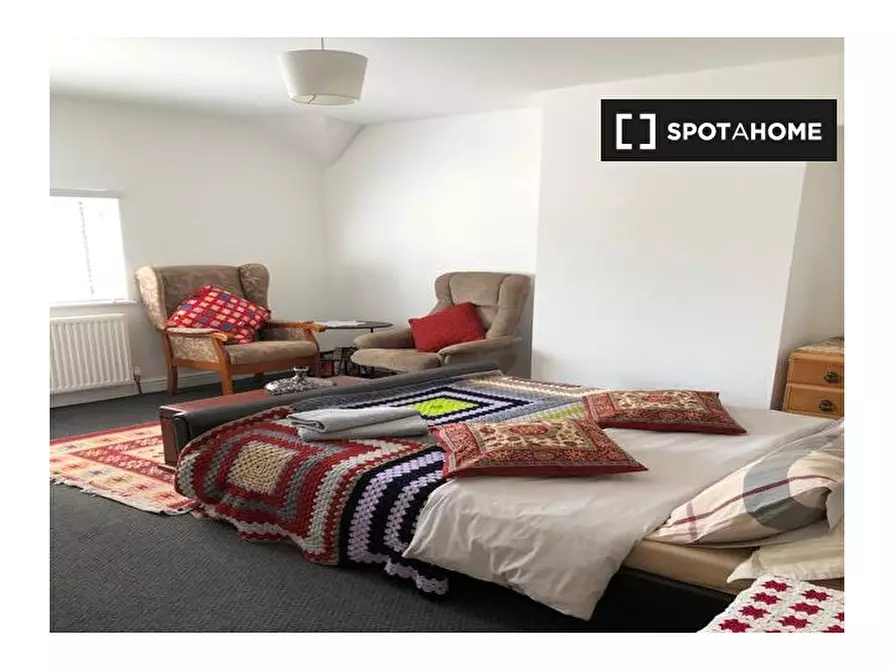 Immagine 2 di Camera condivisa in affitto  in Froissart Rd a Eltham