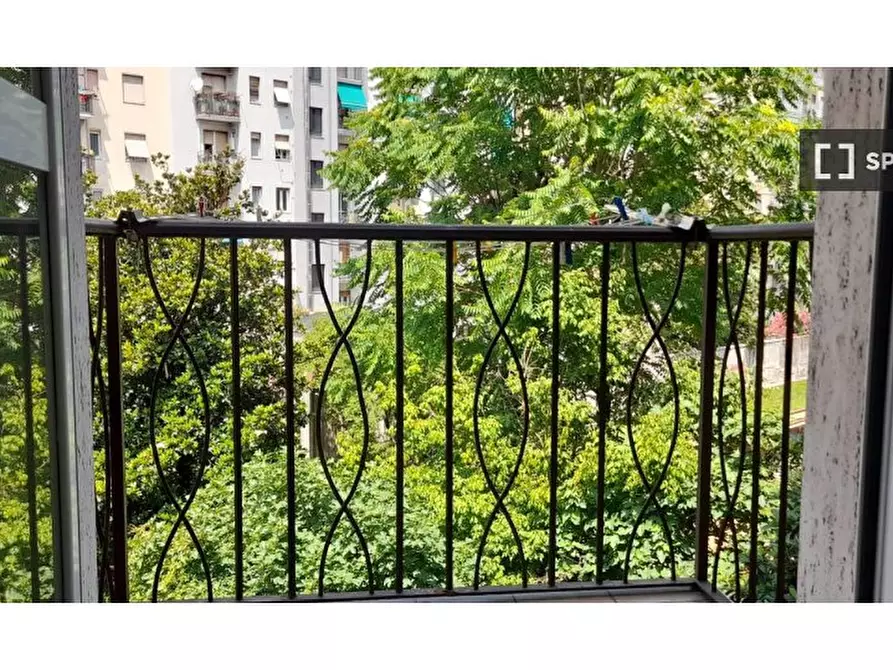 Immagine 12 di Camera condivisa in affitto  in Via Giambellino a Milano