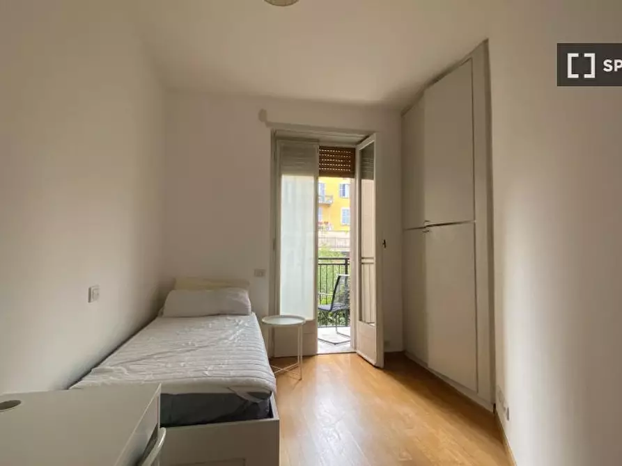 Immagine 1 di Camera condivisa in affitto  in Via Carlo Ravizza a Milano