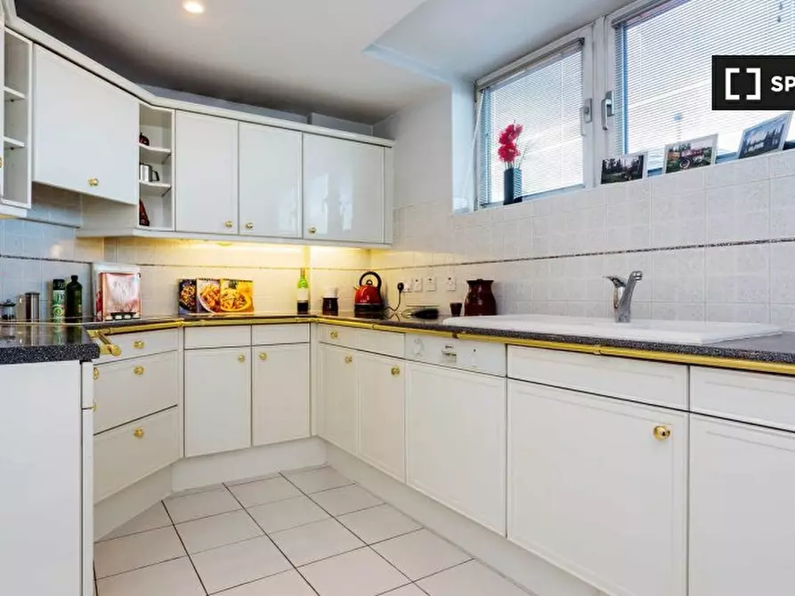 Immagine 7 di Appartamento in affitto  in Flat Blazer Court a Paddington