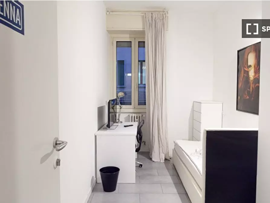 Immagine 1 di Camera condivisa in affitto  in Via Felice Casati a Milano