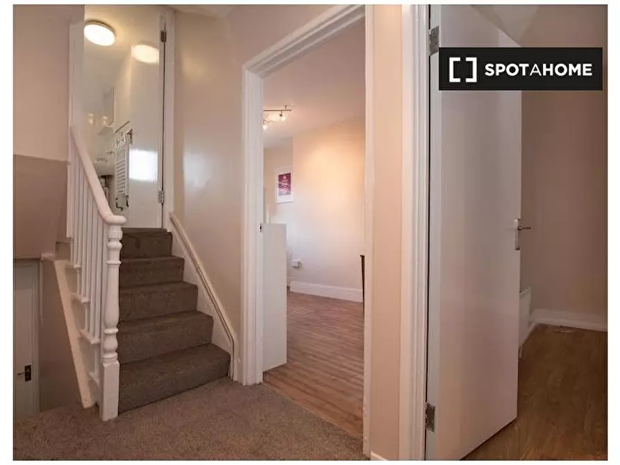 Immagine 6 di Appartamento in affitto  in Stoke Newington Rd, London N16 7XN, UK a Hackney