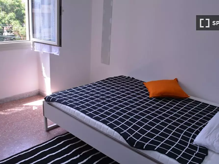 Immagine 1 di Camera condivisa in affitto  in Via dei Giudicati n a Cagliari