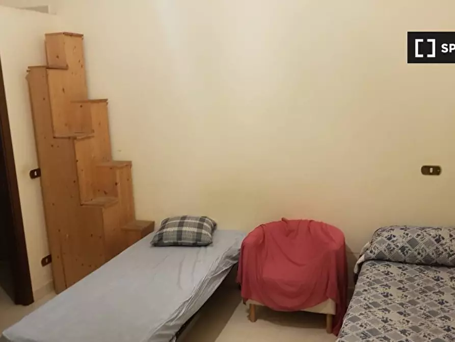 Immagine 2 di Camera condivisa in affitto  in Via Germano Sommeiller a Roma