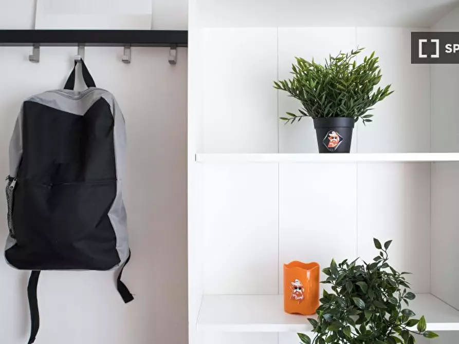 Immagine 2 di Camera condivisa in affitto  in Via Ariosto n a Cagliari