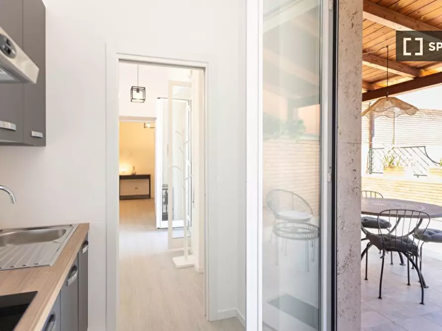 Immagine 19 di Appartamento in affitto  in Via di S. Costanza a Roma