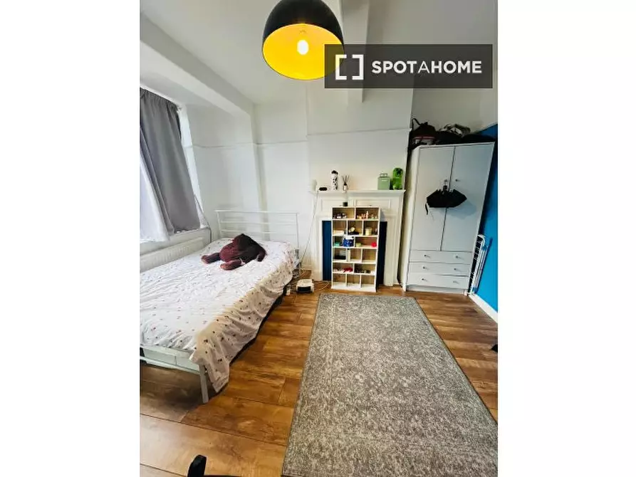 Immagine 1 di Camera condivisa in affitto  in Woodmansterne Rd a Lambeth