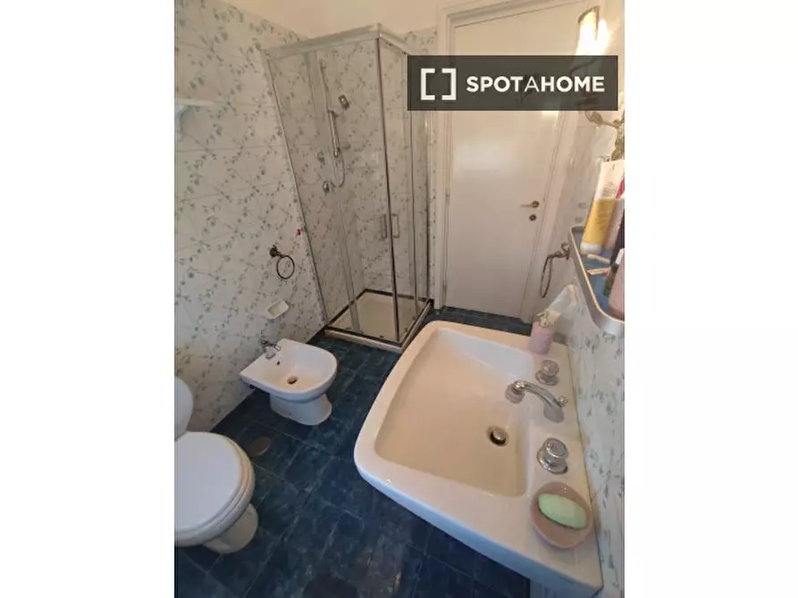 Immagine 8 di Camera condivisa in affitto  in Via della Camilluccia a Roma