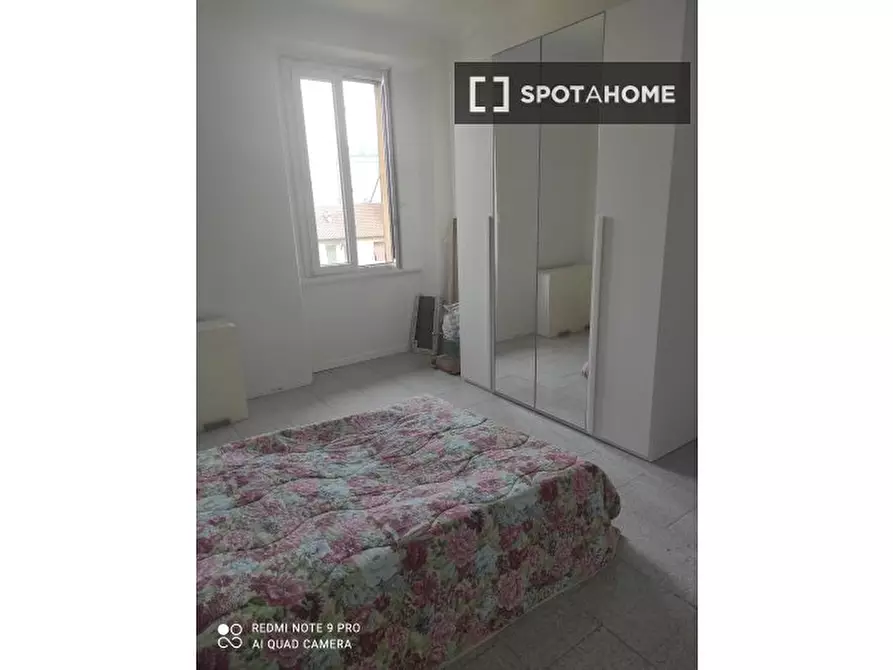 Immagine 3 di Camera condivisa in affitto  in Via degli Imbriani a Milano