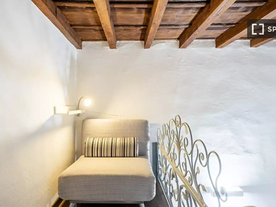 Immagine 12 di Appartamento in affitto  in Borgo S. Frediano a Firenze
