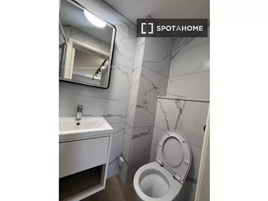 Immagine 3 di Ufficio in affitto  in St Stephen's Rd a Hounslow