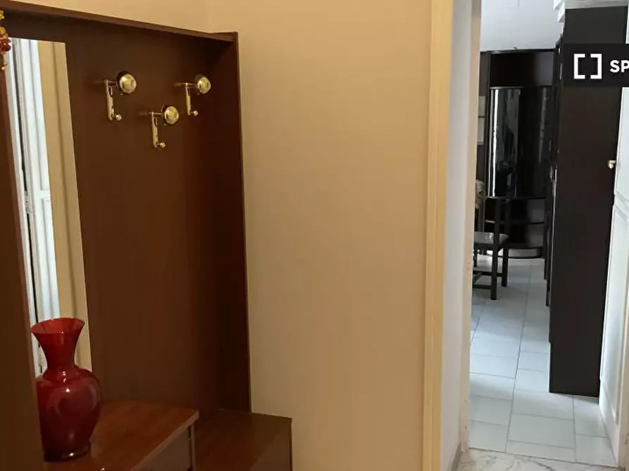 Immagine 15 di Camera condivisa in affitto  in Via Carminiello Al Mercato a Napoli