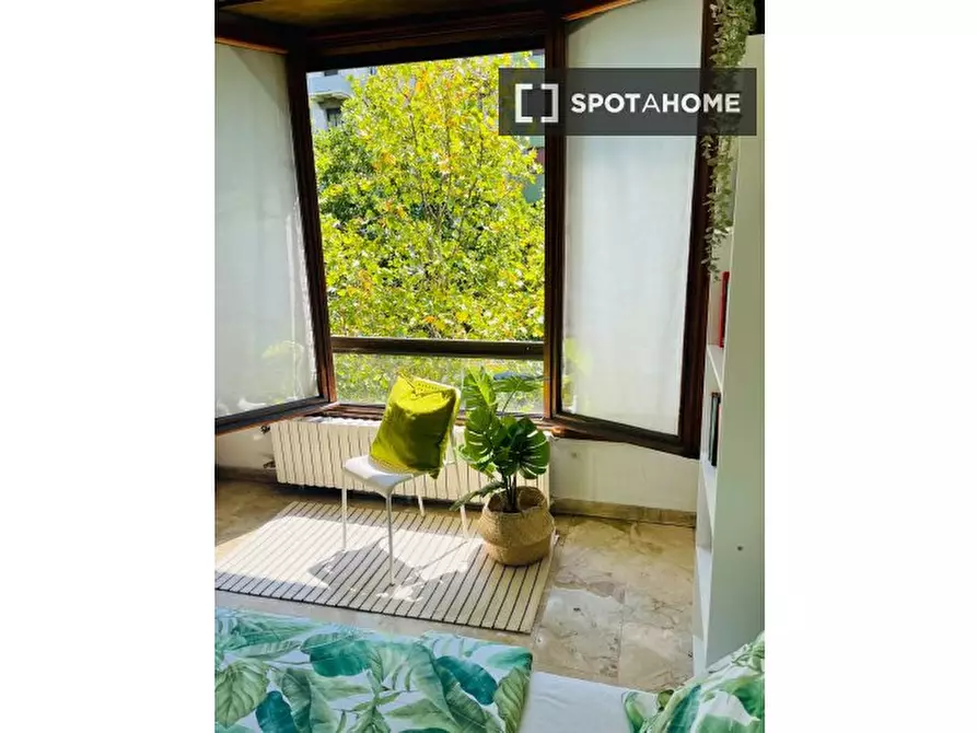 Immagine 3 di Camera condivisa in affitto  in Via Antonio Canova a Milano