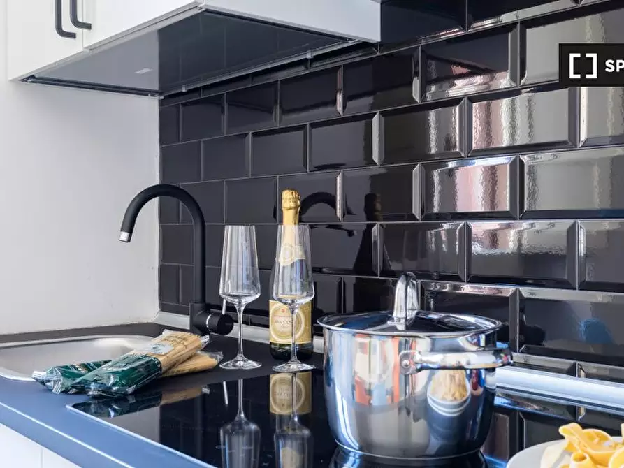 Immagine 4 di Appartamento in affitto  in Via Modena a Roma