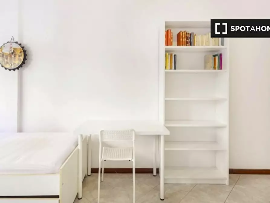 Immagine 3 di Camera condivisa in affitto  in Via Privata Ebro a Milano