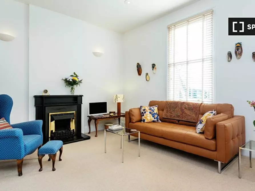 Immagine 1 di Appartamento in affitto  in Rosslyn Hill a Camden Town