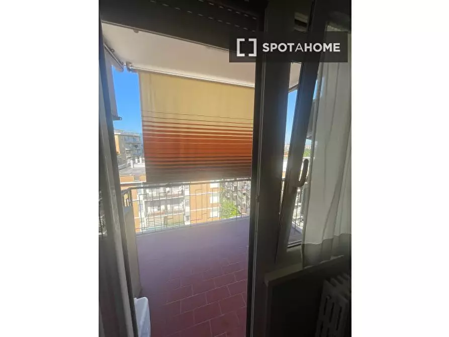 Immagine 16 di Camera condivisa in affitto  in Via Vacuna a Roma