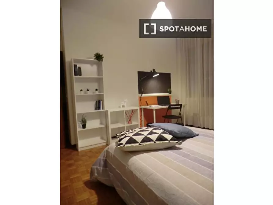 Immagine 1 di Camera condivisa in affitto  in via Carlo Collodi a Padova