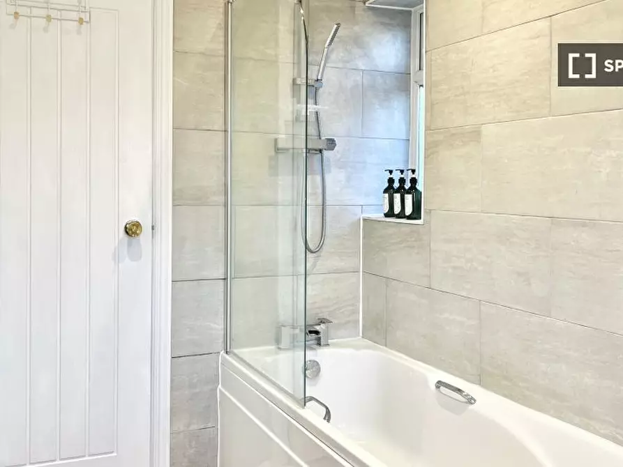 Immagine 10 di Appartamento in affitto  in Malden Way a Kingston Upon Thames