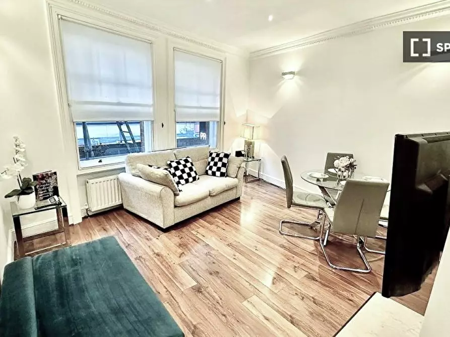 Immagine 2 di Appartamento in affitto  in B Kensington High St a Kensington