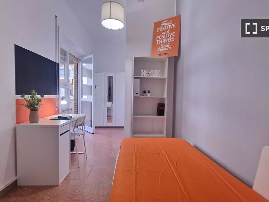 Immagine 2 di Camera condivisa in affitto  in Lungotevere di Pietra Papa a Roma